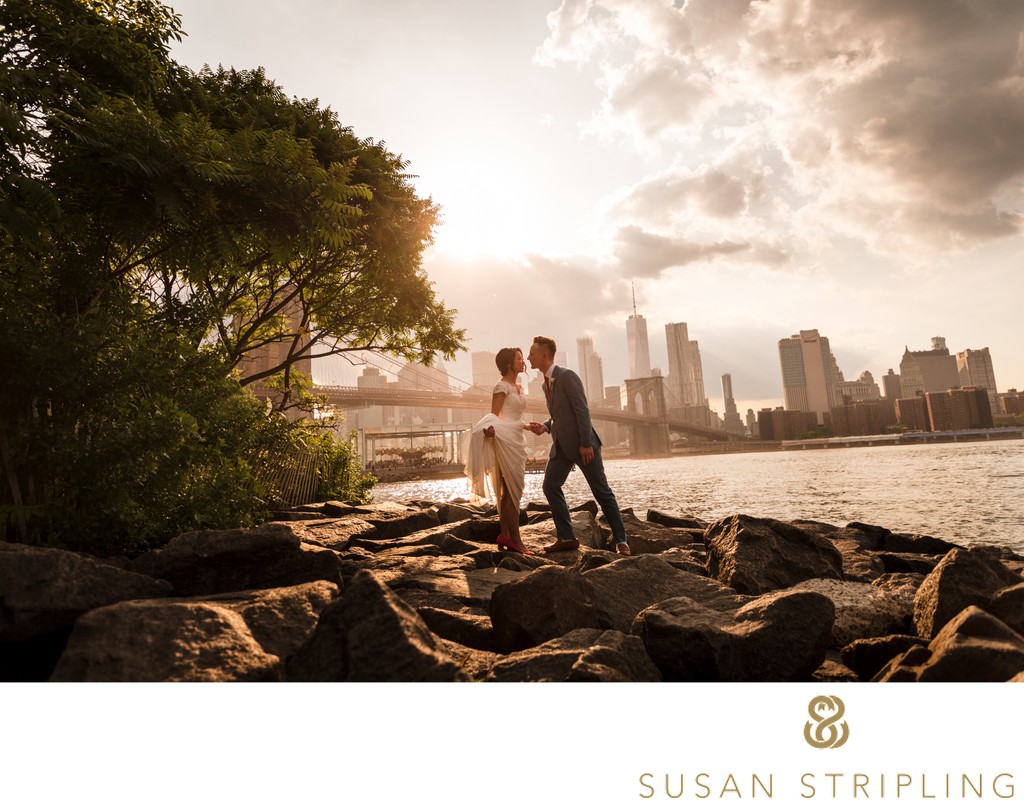 Elegant and Timeless Brooklyn Bridge Wedding Picture