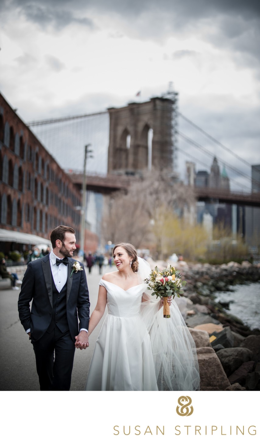 Vintage Brooklyn Bridge Wedding Photos in Dumbo