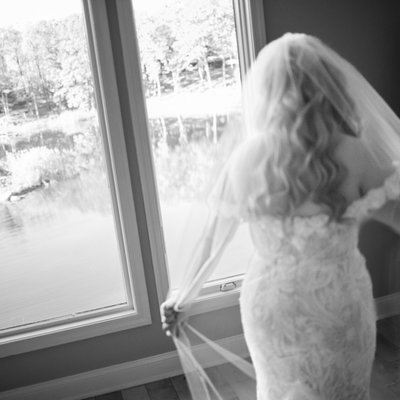 Rock Island Lake Club Wedding bridal suite