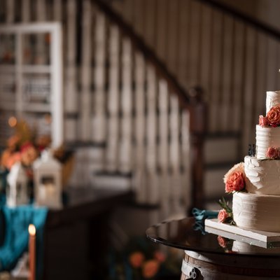 Rock Island Lake Club Wedding cake 