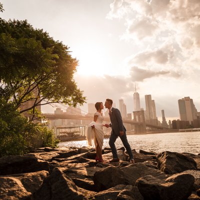 Elegant and Timeless Brooklyn Bridge Wedding Picture