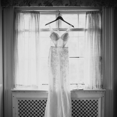 Bourne Mansion wedding dress detail picture