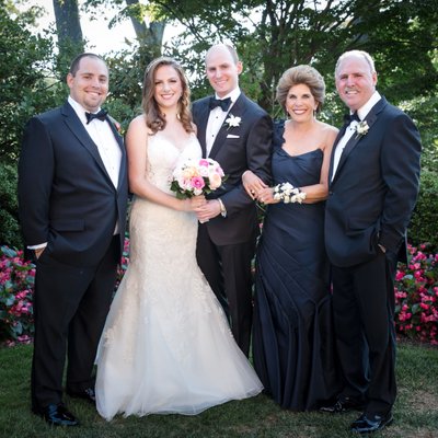 Pine Hollow Country Club Wedding Family Pictures
