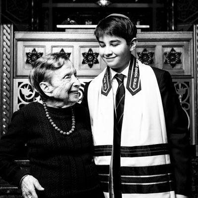 Best NYC Bar Mitzvah Photographer for Candids at Temple