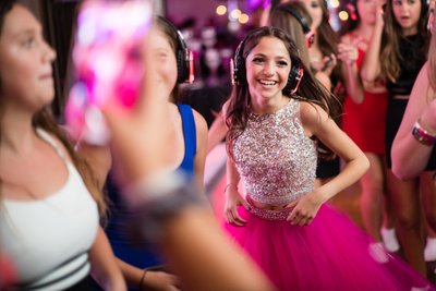 Bat Mitzvah Photographer Who Blends Into the Party