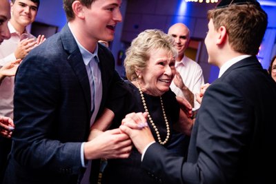 Bar Mitzvah Photographer Who Captures Everyone