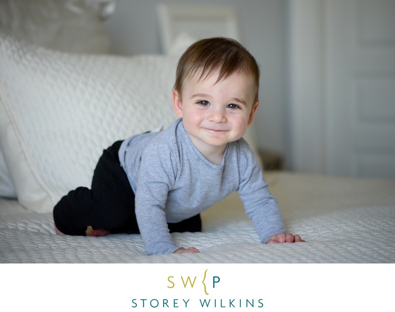 BABY CRAWLING ON THE BED: BEFORE IMAGE CORRECTION