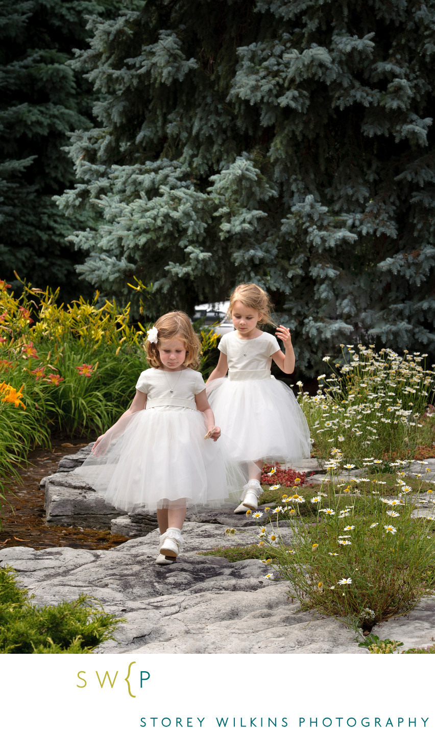 Toronto Wedding Photography | Flower Girls Getting Ready