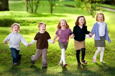 Cousins Walking Game: Giggles on Golf Club Lawn