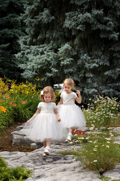 Toronto Wedding Photography with Adorable Flower Girls
