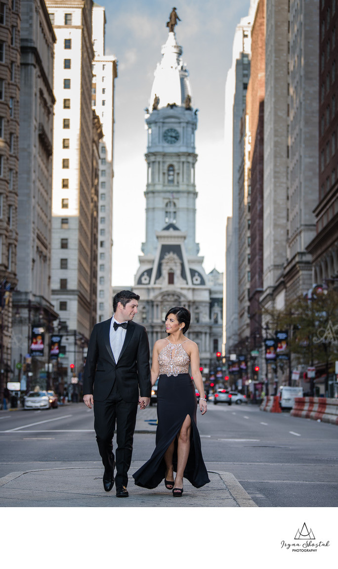 Philadelphia City Hall engagement photography