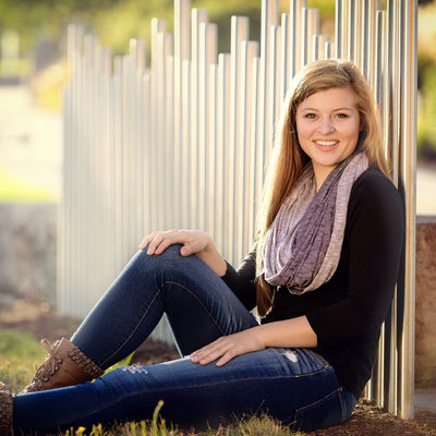 Portland Oregon senior portraits in outdoor settings