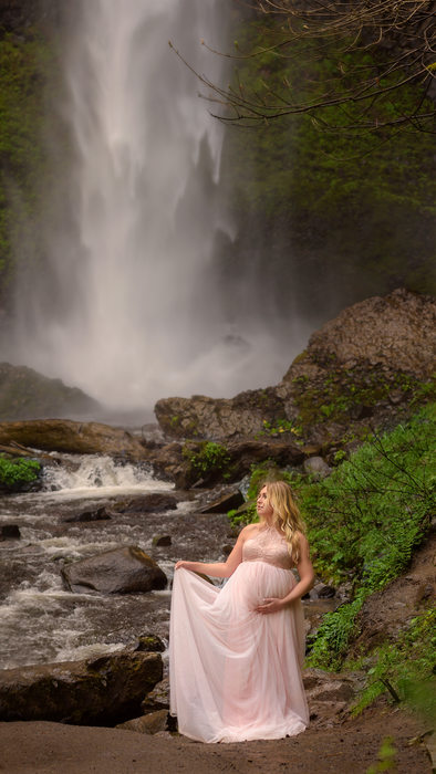 Vancouver Maternity Photographer- Latourell Waterfall