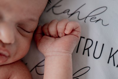 Sioux Falls Newborn Photographer 8199