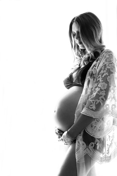 Lifestyle Maternity Portrait, Phoenix Photographer 