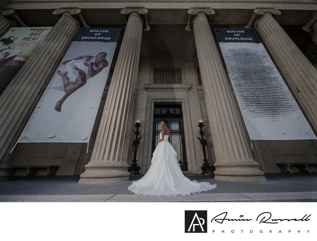 Bridal portrait taken at New Orleans Museum of Art