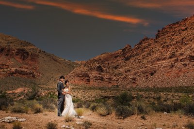 Scenic Red Rock Bridal Couple