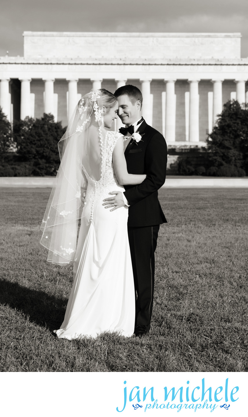 Bride and Groom Portrait in front of the Lincoln Memorial