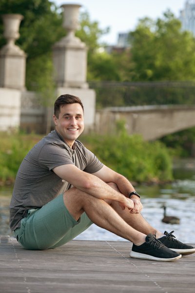 reading dating profile photographers