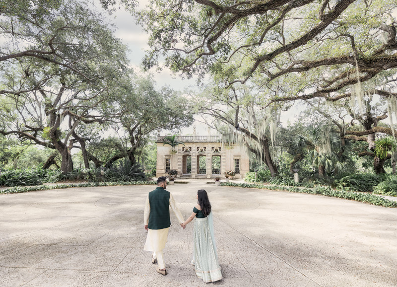 NYC Wedding photographer: VIZCAYA ENGAGEMENT PHOTOS