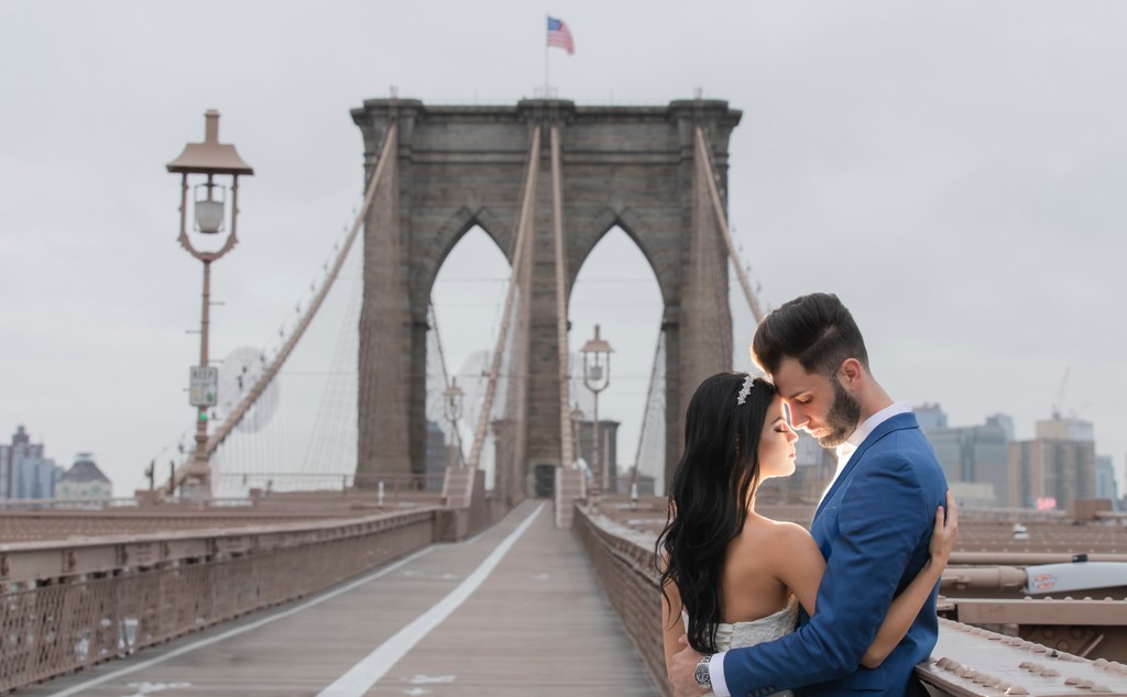 NYC wedding Photographer: Brooklyn Bridge wedding photos