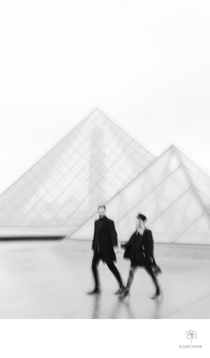 Paris Engagement Photographer: Louvre Engagement Photos