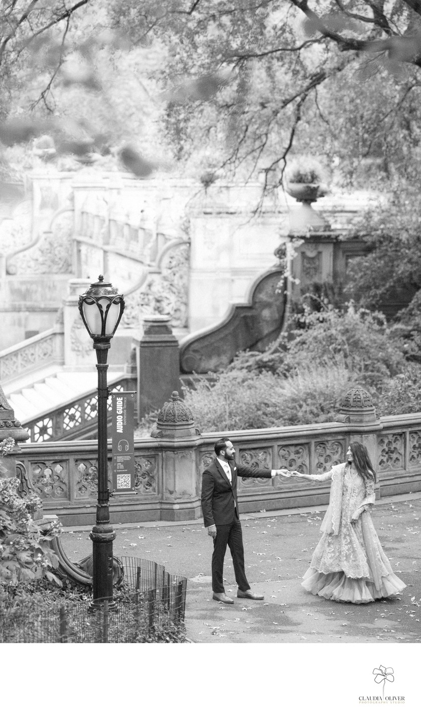 Central Park couple photoshoot: Bethesda Terrace & Gardens