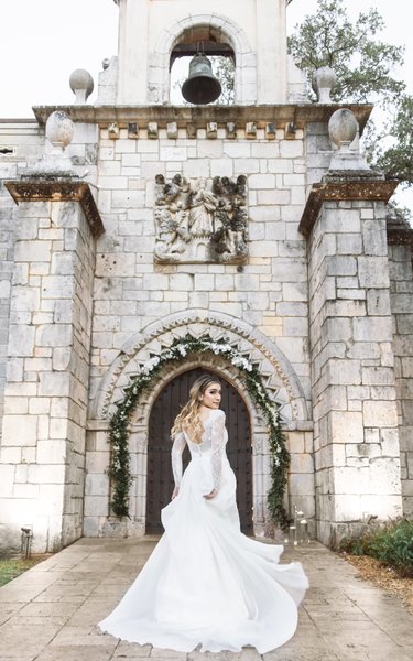 THE ANCIENT SPANISH MONASTERY: EDITORIAL WEDDING PHOTOGRAPHY