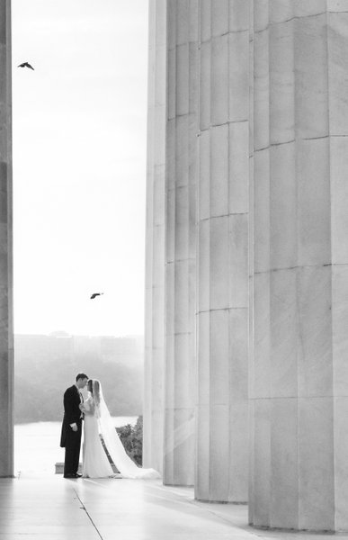 Engagement Photographer DC: Lincoln Memorial