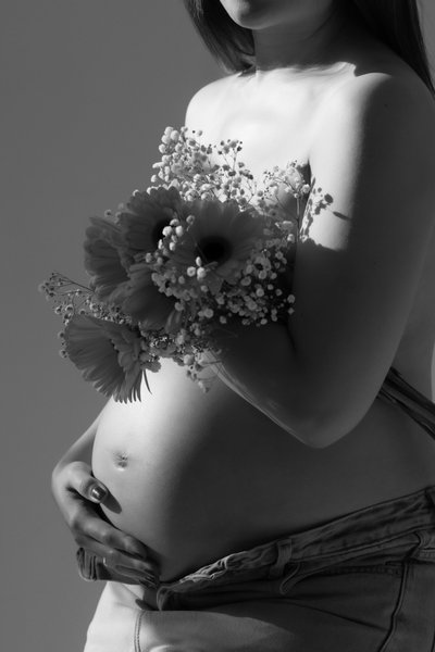 Pregnancy Photoshoot studio near me