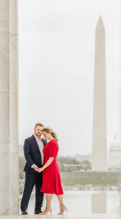 Washington dc engagement photos: Lincoln Memorial
