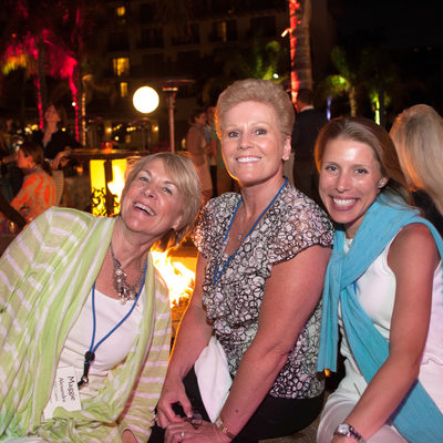 Business Associates Connect at Convention Dinner