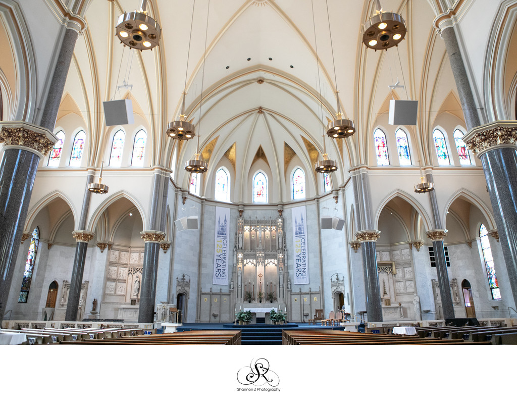 Gesu Church: Milwaukee Weddings