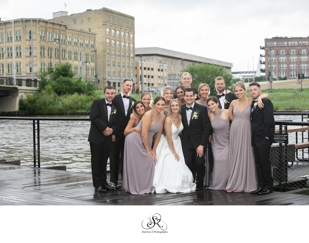 Milwaukee Wedding Photographers: Milwaukee River Walk