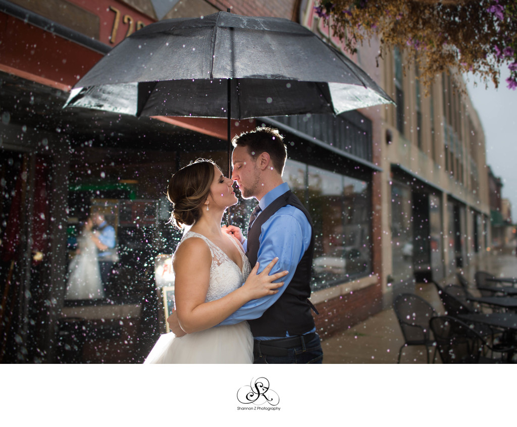 Rainy Wedding Day: Wedding Portrait in Rain