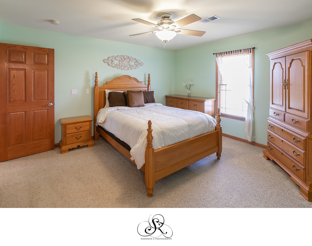 Master Bedroom: Real Estate Photos
