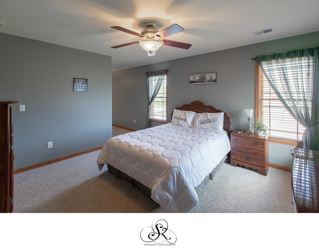 Real Estate: Bedroom