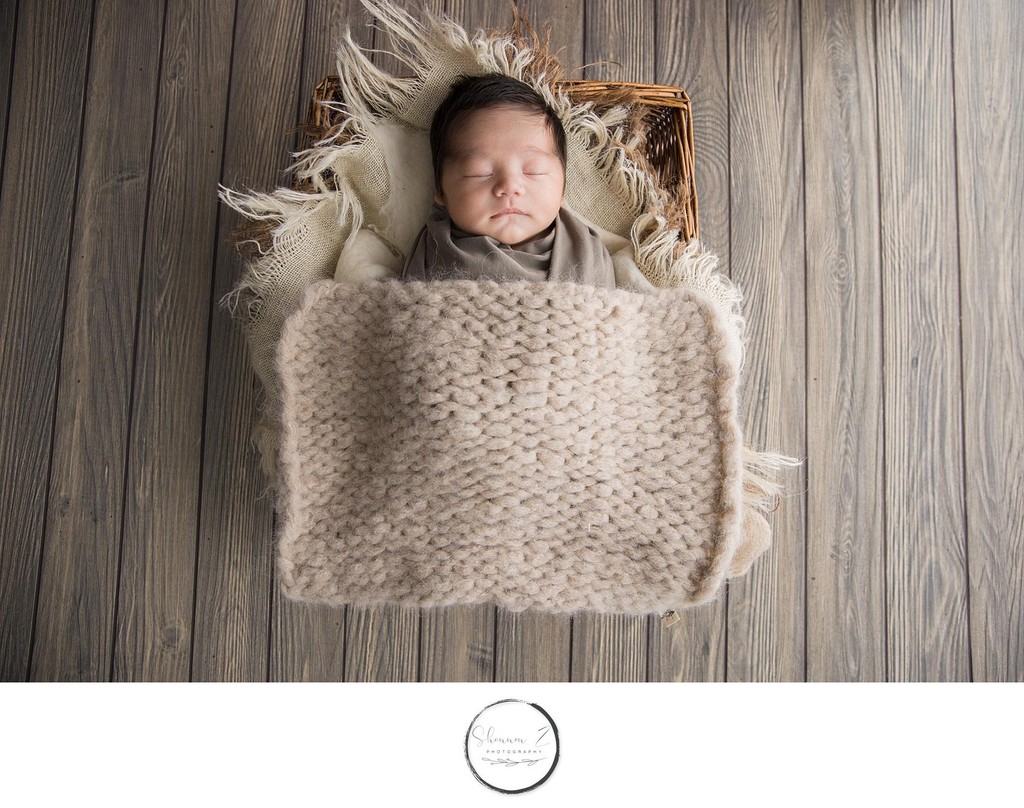 Photography for Newborns: Neutral Tones