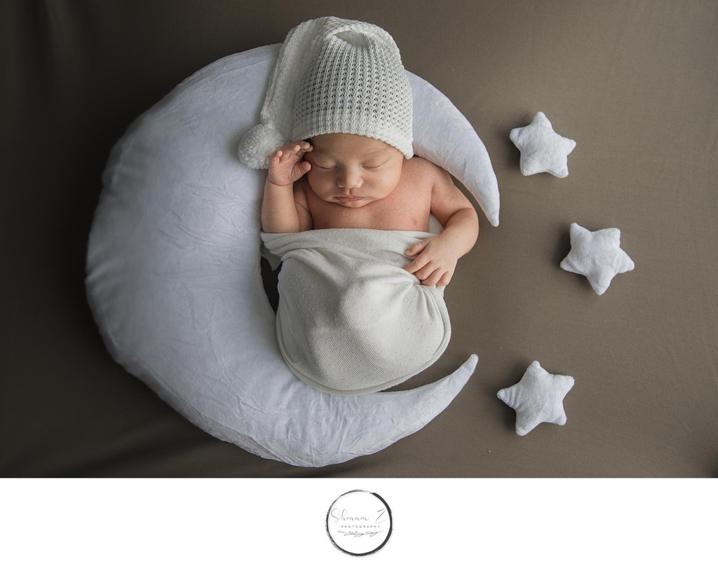 Photography for Newborns: Moon and Stars