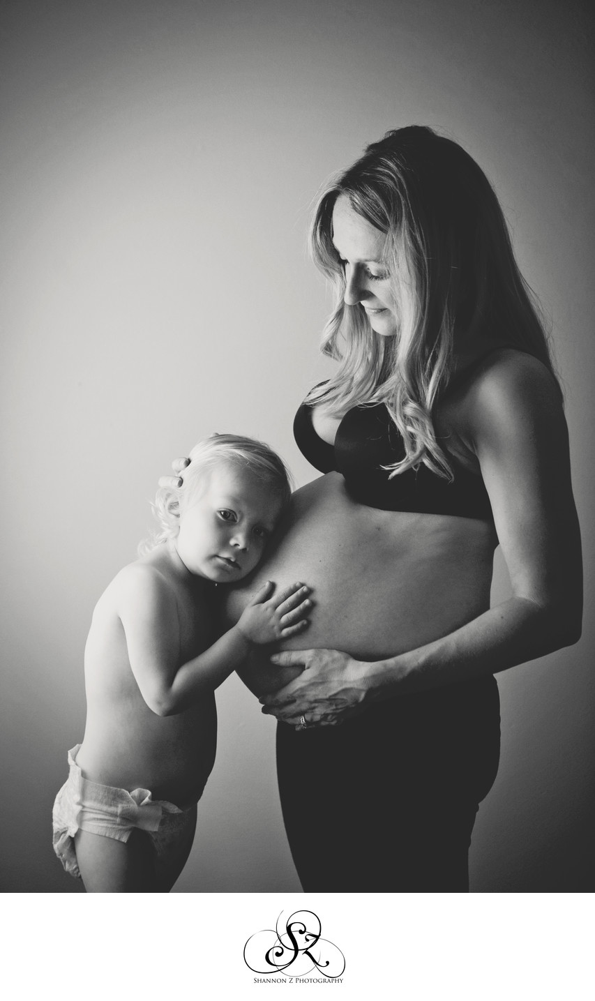 Maternity Shoot with Toddler: Milwaukee Photographer