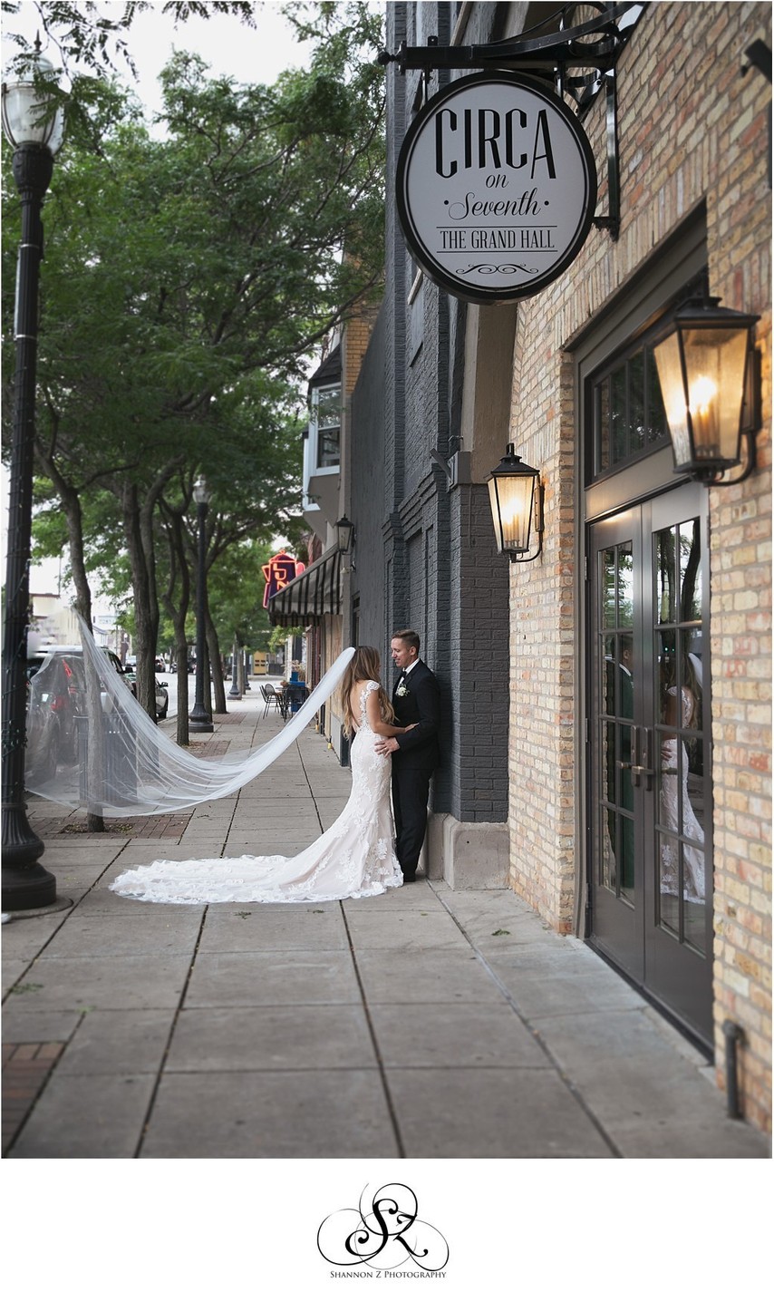 Circa Wedding Photos: Outside 7th Ave