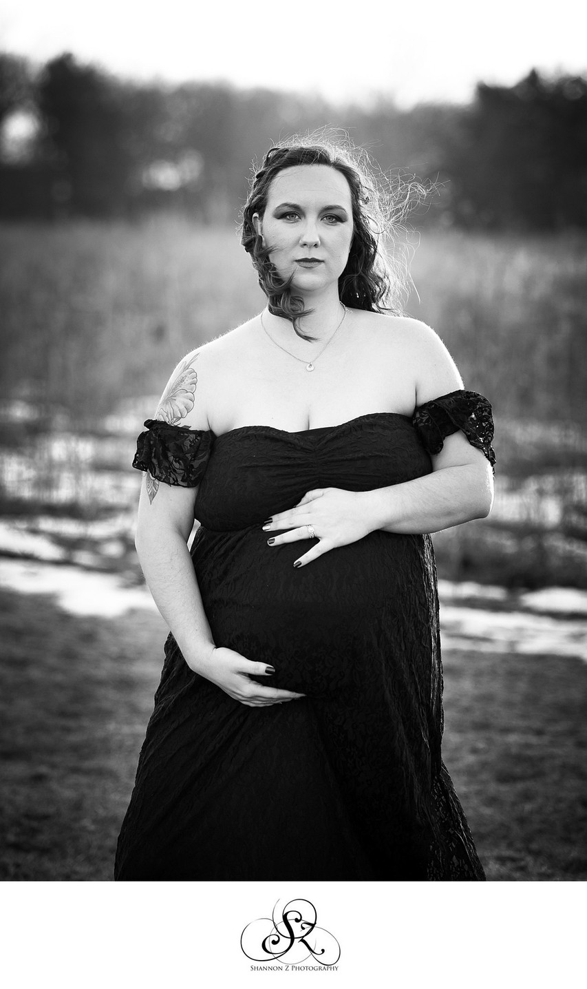 Black and White Maternity: Kenosha Photographer