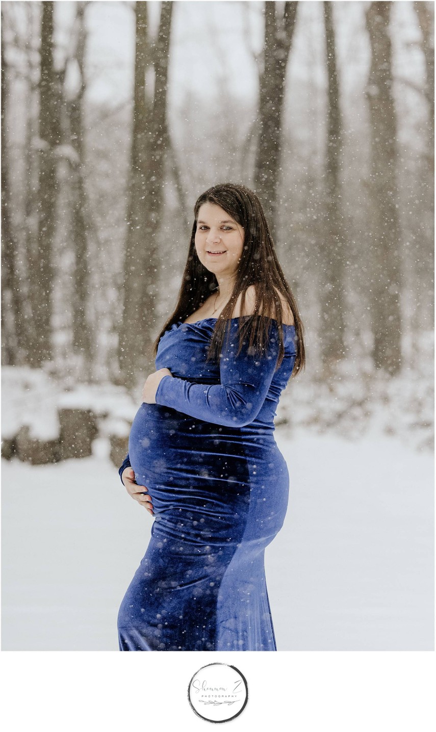 Snowy Maternity: Kenosha Photos