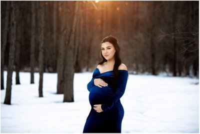 Winter Maternity Photos: Kenosha Wisconsin