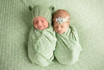 Photography for Newborns: Twin Babies