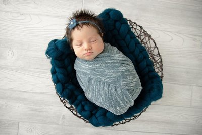Photography for Newborns: Girl in Teal 