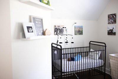 Baby in crib : In Home Newborn Photos