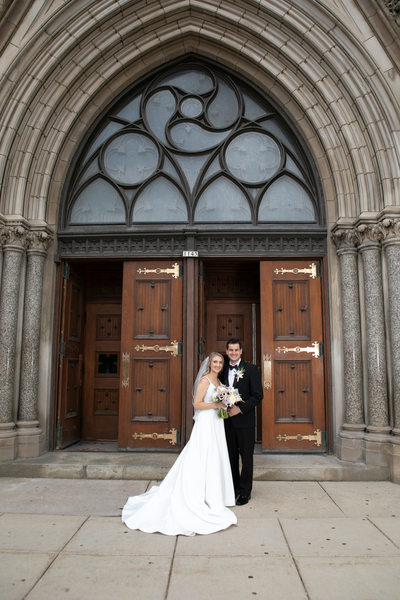 Milwaukee Wedding Photographers: Gesu Church Couple