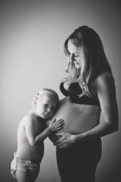 Maternity Shoot with Toddler: Milwaukee Photographer