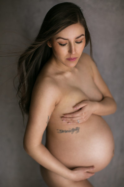 Nude Maternity Photographer: Kenosha